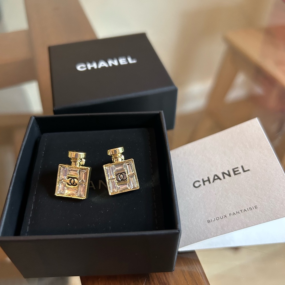 Chanel perfume earrings NIB